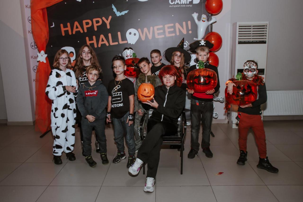Gala Hotel Kamianets Podilskyi Bagian luar foto