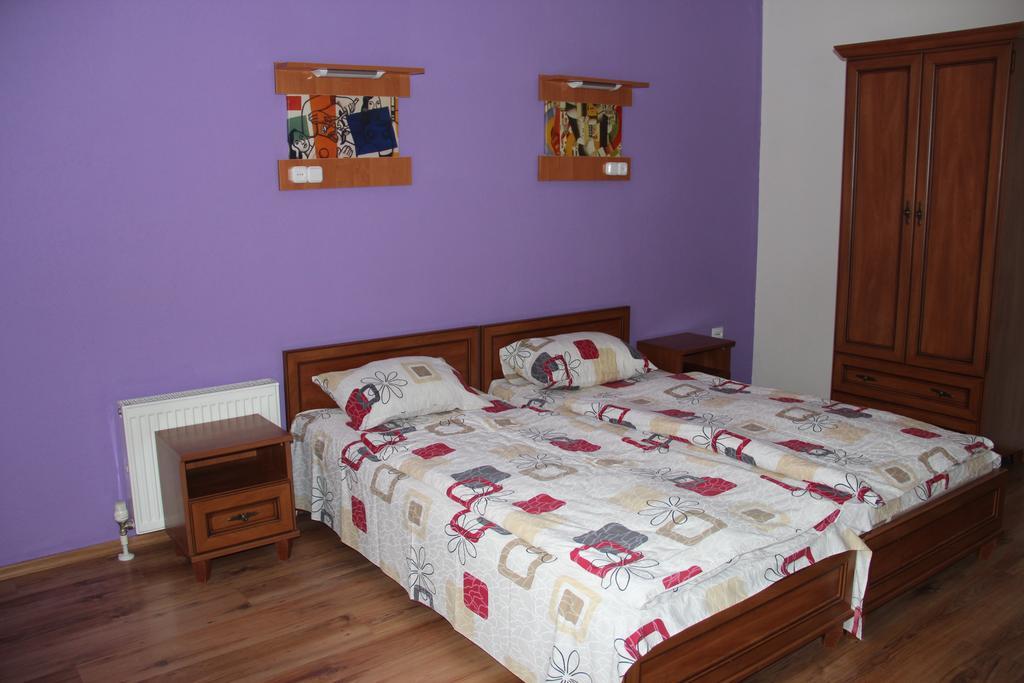 Gala Hotel Kamianets Podilskyi Bagian luar foto