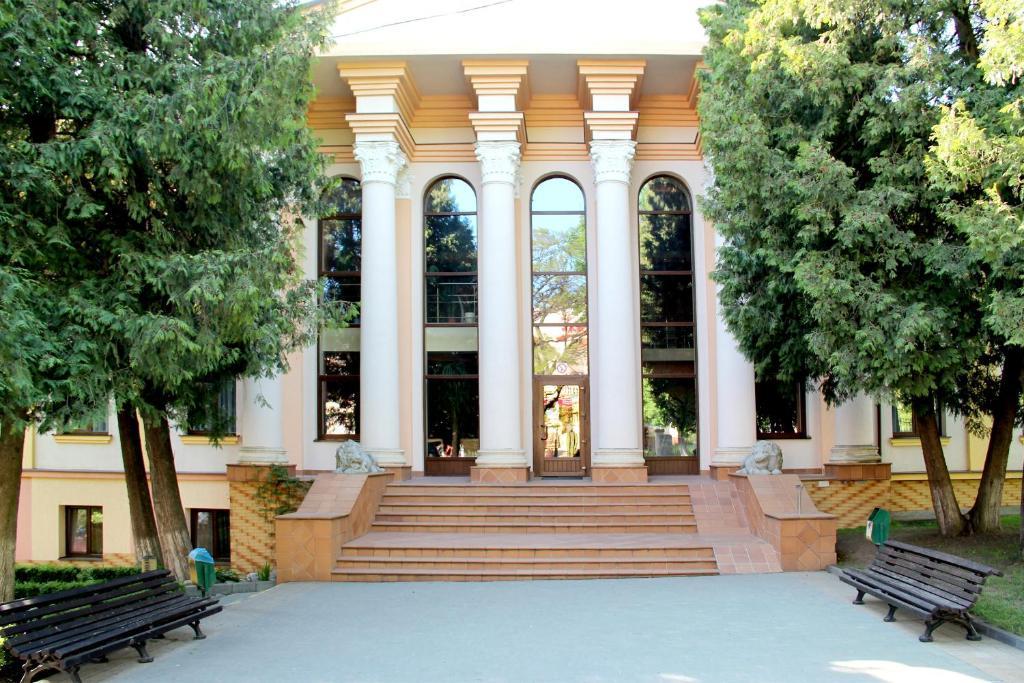 Gala Hotel Kamianets Podilskyi Bagian luar foto