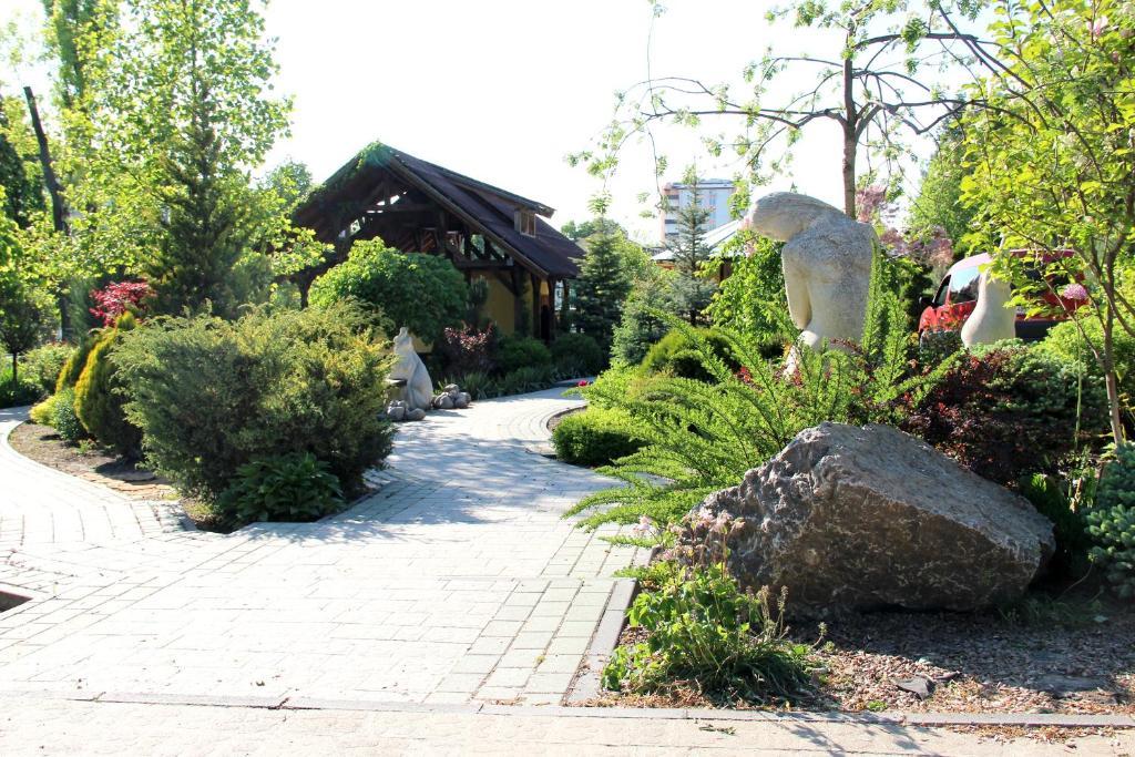 Gala Hotel Kamianets Podilskyi Bagian luar foto