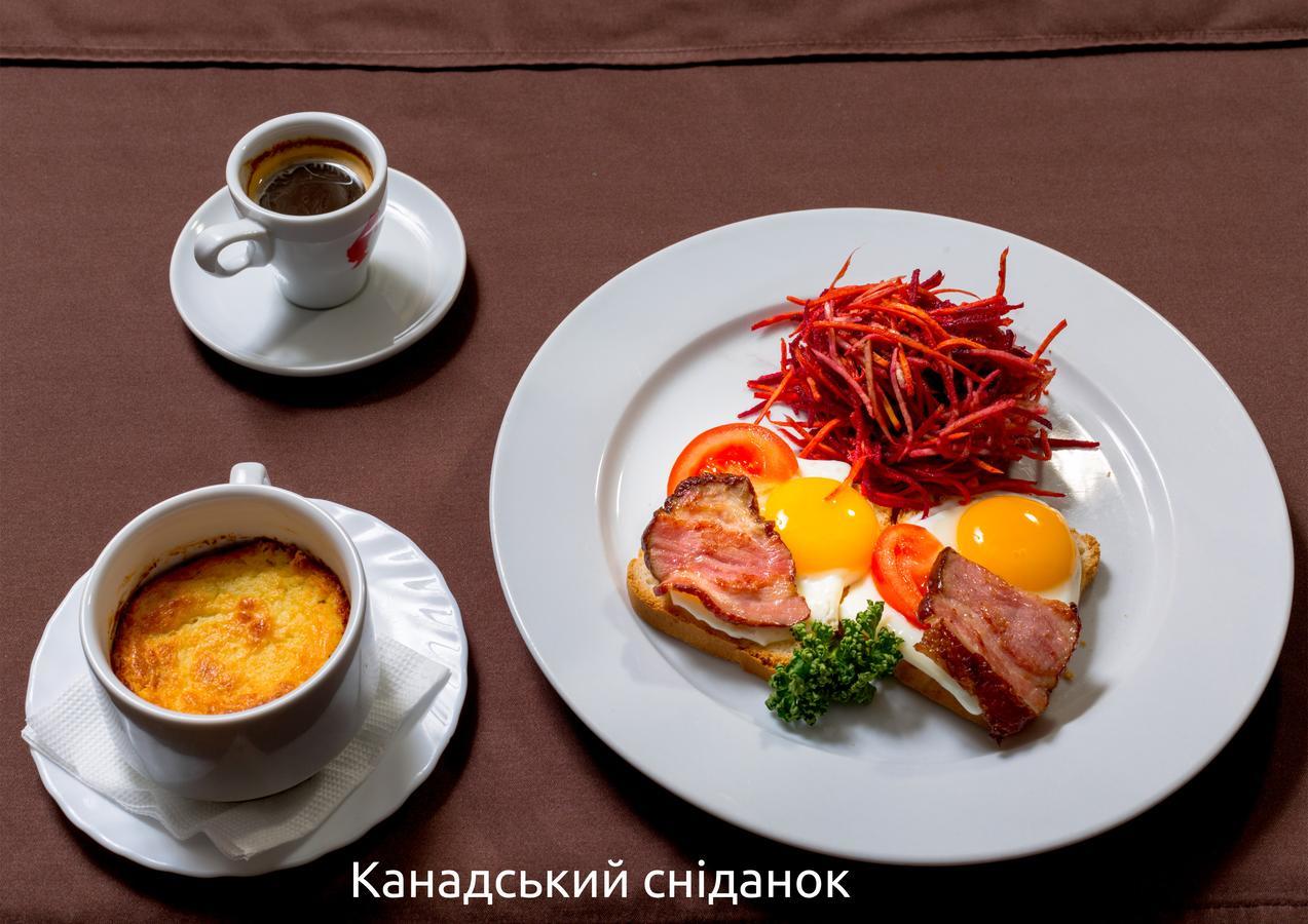 Gala Hotel Kamianets Podilskyi Bagian luar foto