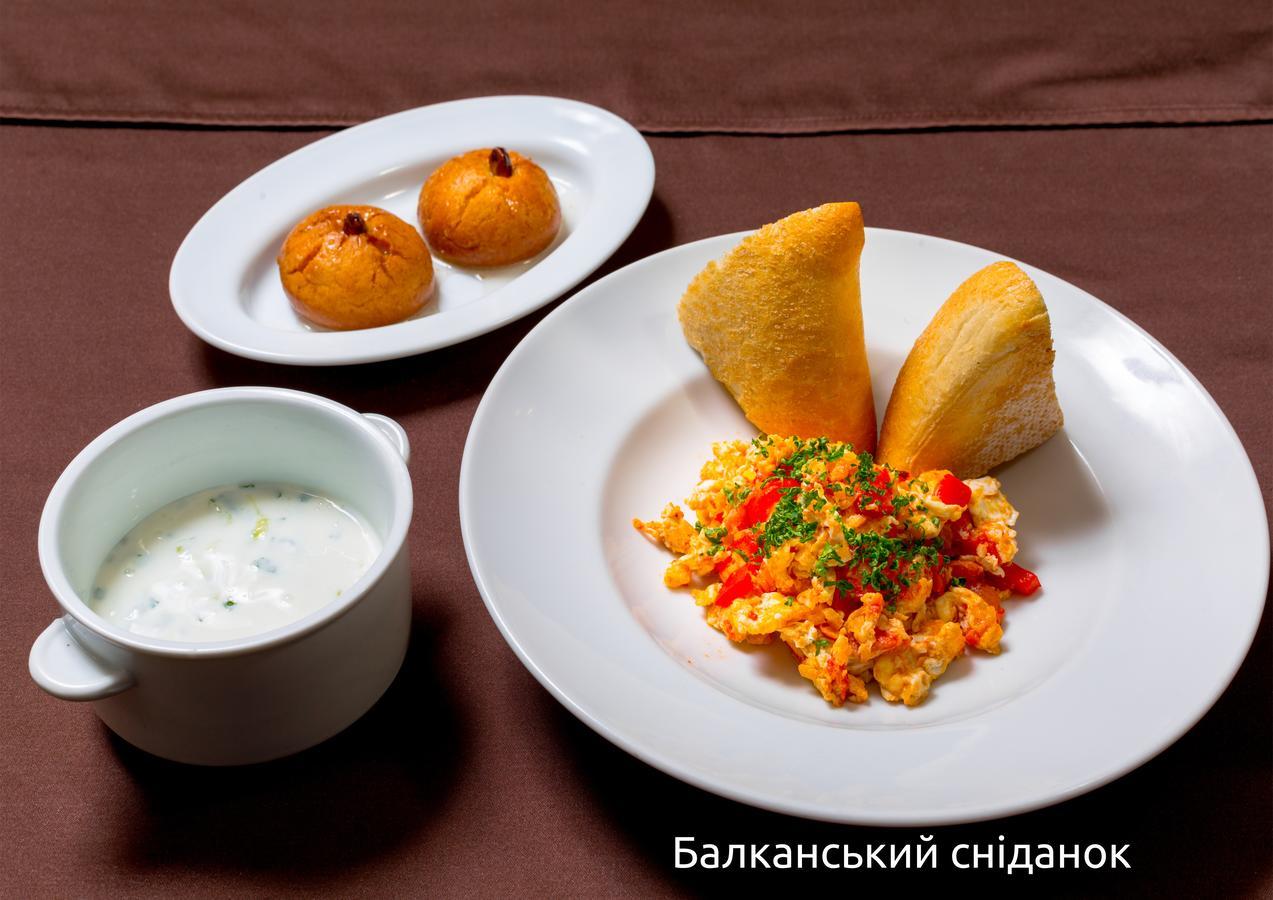 Gala Hotel Kamianets Podilskyi Bagian luar foto