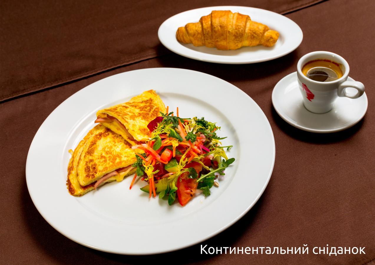 Gala Hotel Kamianets Podilskyi Bagian luar foto