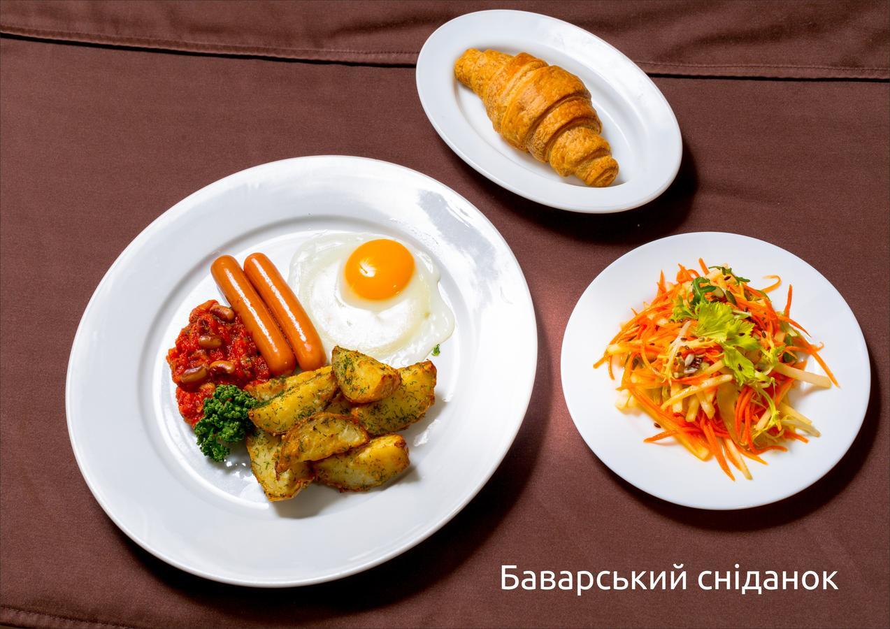Gala Hotel Kamianets Podilskyi Bagian luar foto